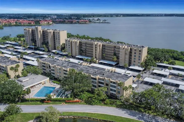 $2,150 | 2617 Cove Cay Drive, Unit 301, Clearwater, FL 33760