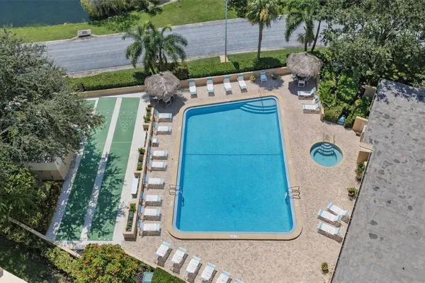 $2,150 | 2617 Cove Cay Drive, Unit 301, Clearwater, FL 33760