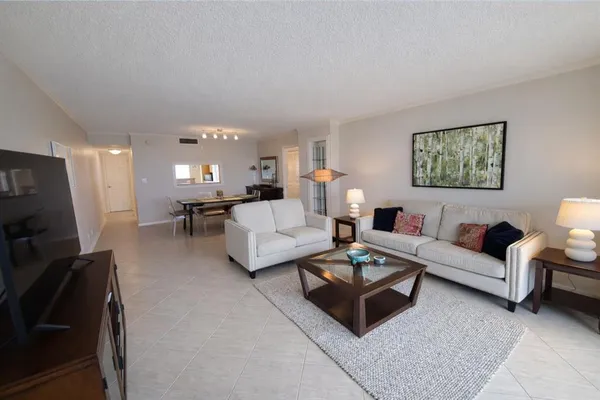 $2,150 | 2617 Cove Cay Drive, Unit 301, Clearwater, FL 33760