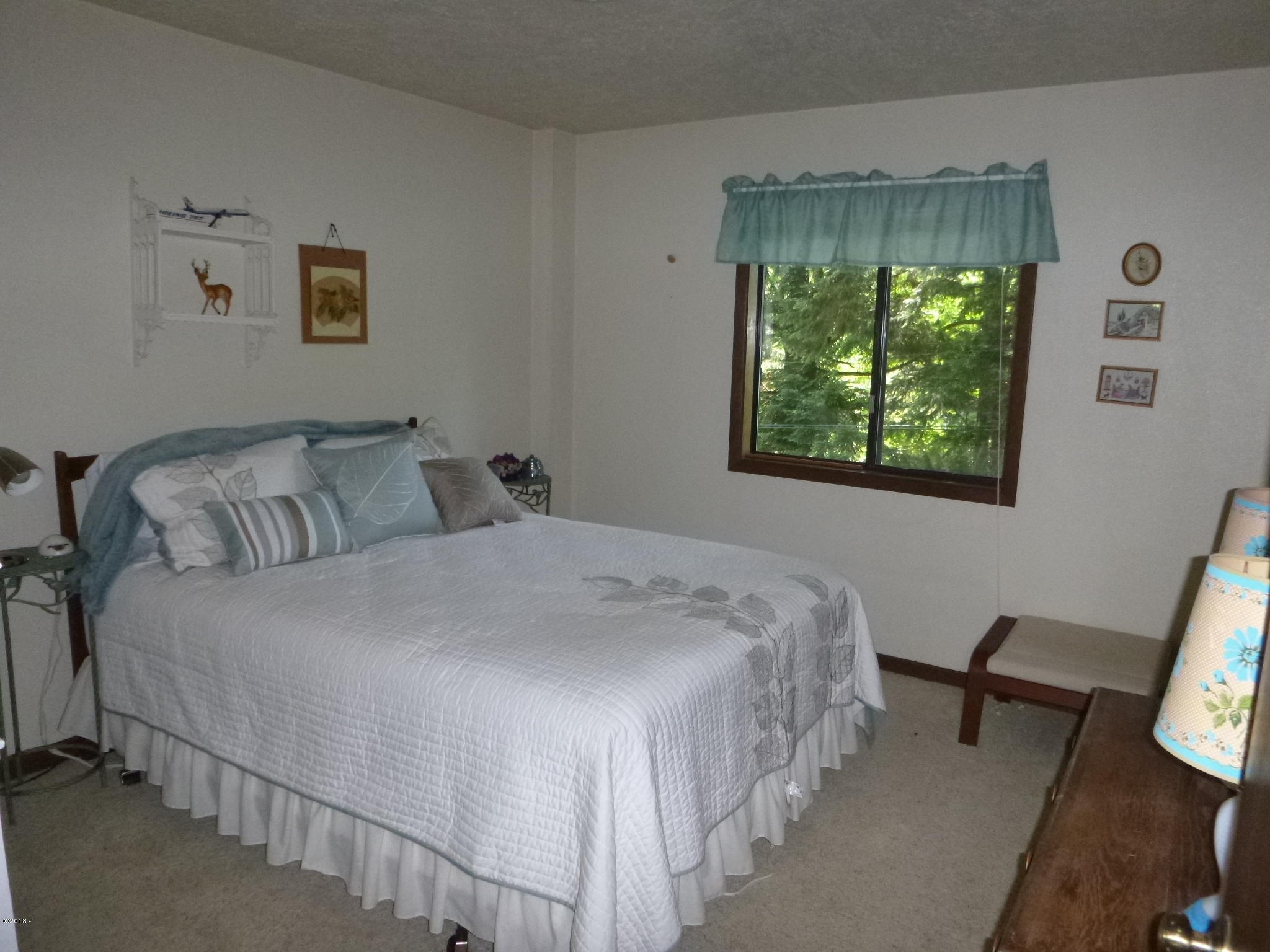 3023 Yasek Loop Toledo, OR 97391 - Photo 15 of 20 Bedroom