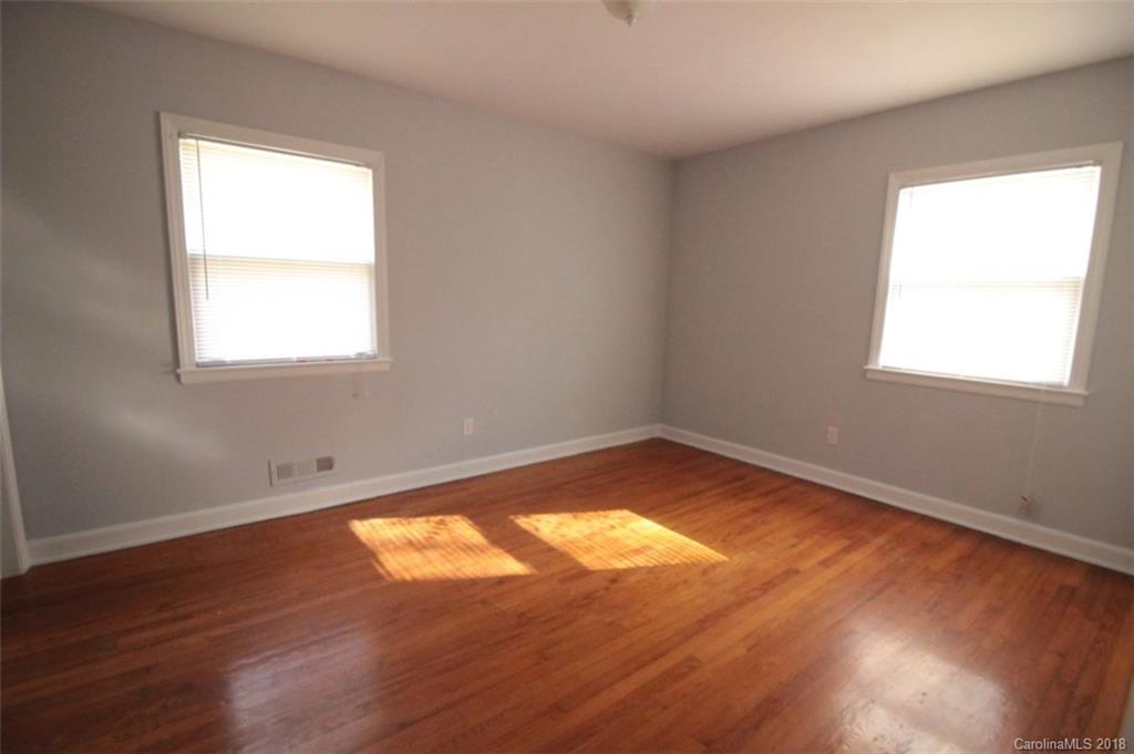 4912 Cheviot Road Charlotte, NC 28269 - Photo 10 of 12 Gallery Image 10