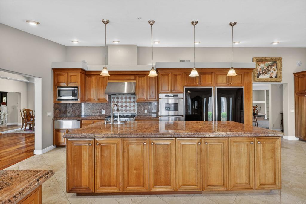 11535 Alps Way Escondido, CA 92026 - Photo 5 of 55