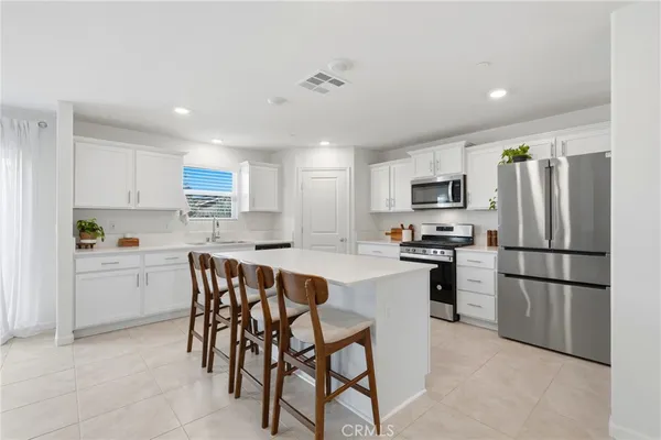 $524,900 | 3317 North Clay Street, Visalia, CA 93291