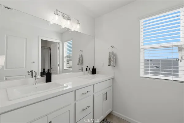 $524,900 | 3317 North Clay Street, Visalia, CA 93291