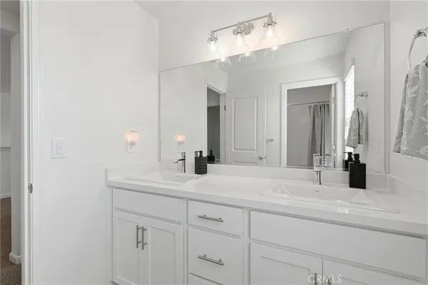 $524,900 | 3317 North Clay Street, Visalia, CA 93291