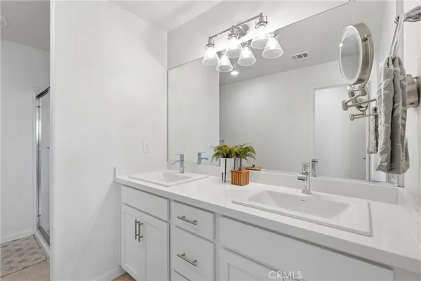 $524,900 | 3317 North Clay Street, Visalia, CA 93291