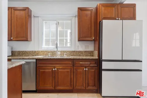 $750,000 | 2137 West 84th Place, Los Angeles, CA 90047