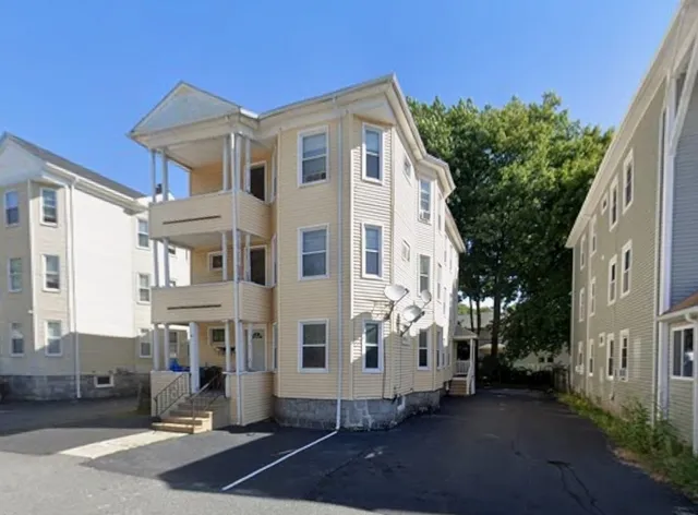 $2,000 | 94 Lovell Street, Unit 3, Worcester, MA 01603