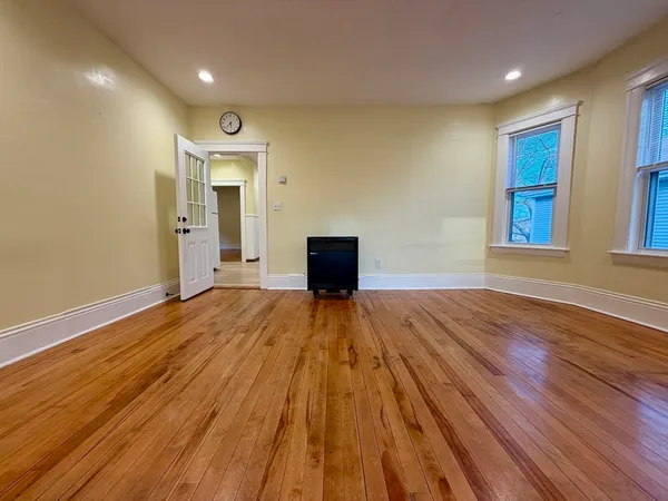 $2,000 | 94 Lovell Street, Unit 3, Worcester, MA 01603