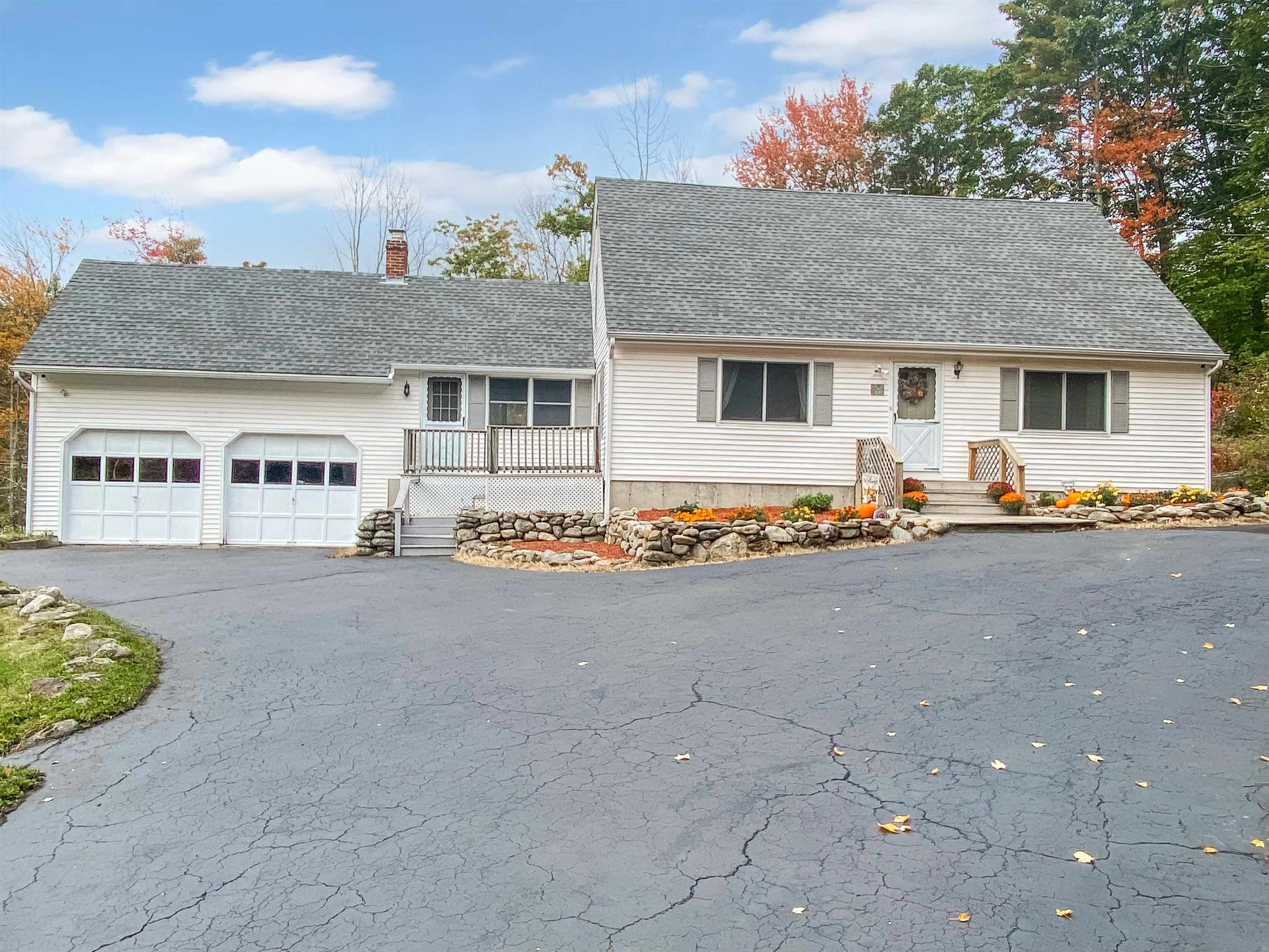 5 Ring Road Chichester, NH 03258 - Photo 1 of 40