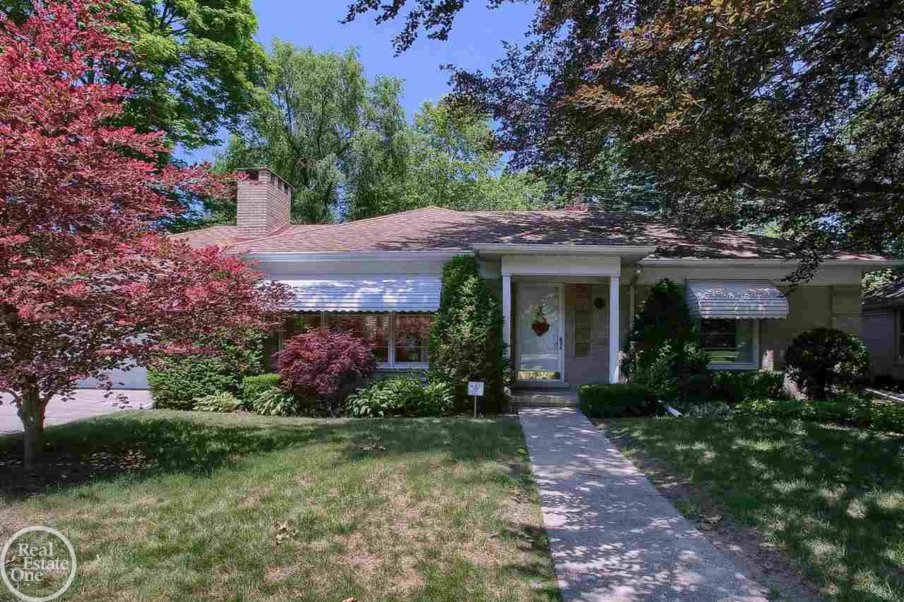 1680 Oxford Road Grosse Pointe, MI 48236 - Photo 1 of 30 50016375.JPG