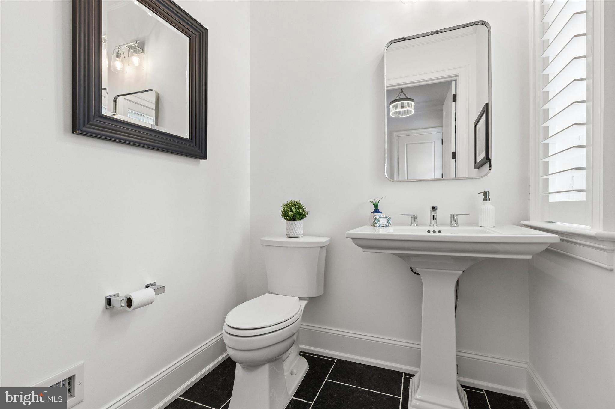 26 Rue Street Wayne, PA 19087 - Photo 22 of 50 Powder Room