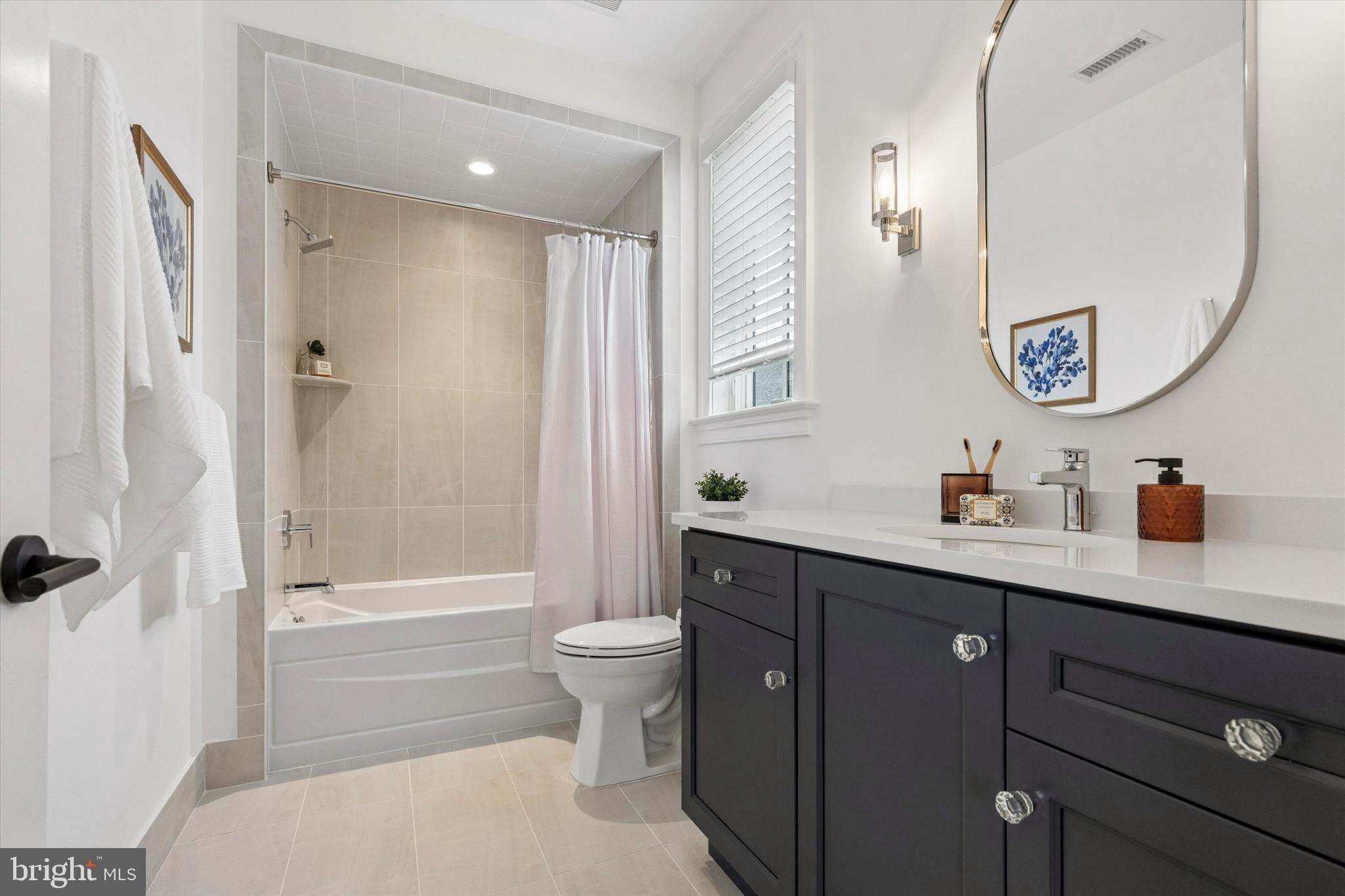 26 Rue Street Wayne, PA 19087 - Photo 31 of 50 Bedroom #2 En Suite