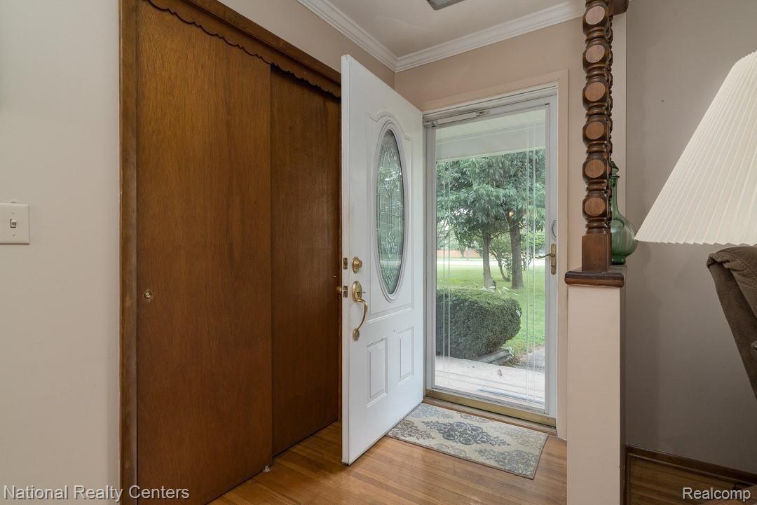 1615 East Wattles Road Troy, MI 48085 - Photo 5 of 25 1615-E-Wattles-Rd-05.jpg