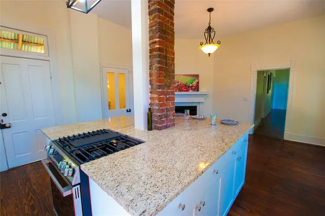 $284,900 | 606 South May Street, Palestine, TX 75801