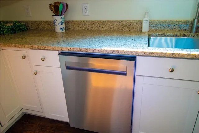 $284,900 | 606 South May Street, Palestine, TX 75801