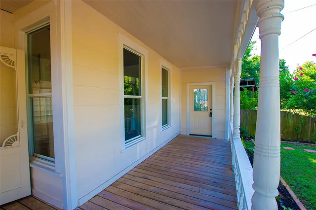 $284,900 | 606 South May Street, Palestine, TX 75801