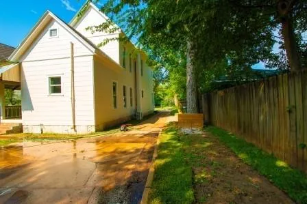 $284,900 | 606 South May Street, Palestine, TX 75801