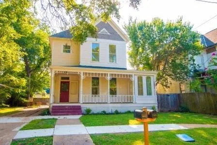 $284,900 | 606 South May Street, Palestine, TX 75801