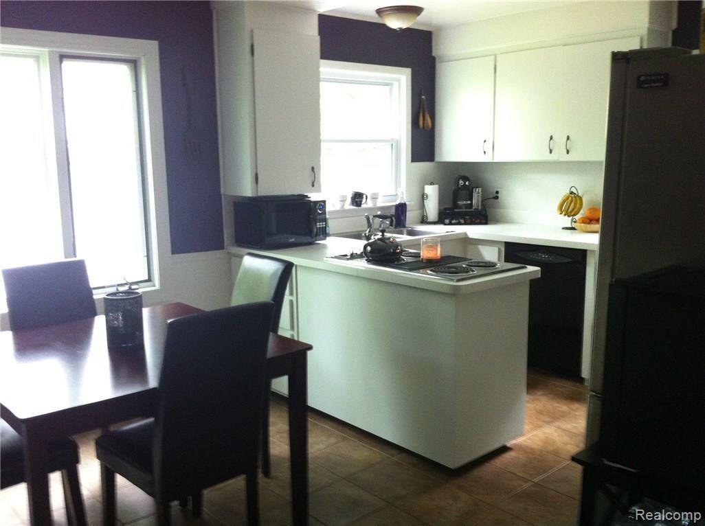 412 West Webster Road Royal Oak, MI 48073 - Photo 8 of 21 Kitchen.jpg