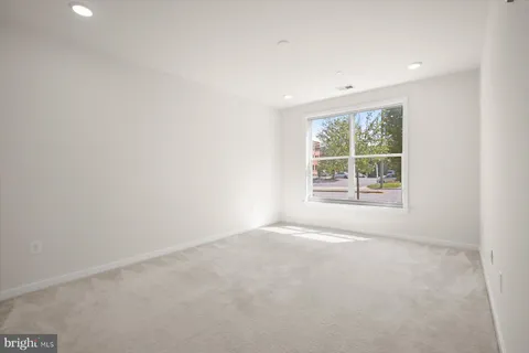 $635,000 | 3985 Norton Place, Unit 101, Fairfax, VA 22030