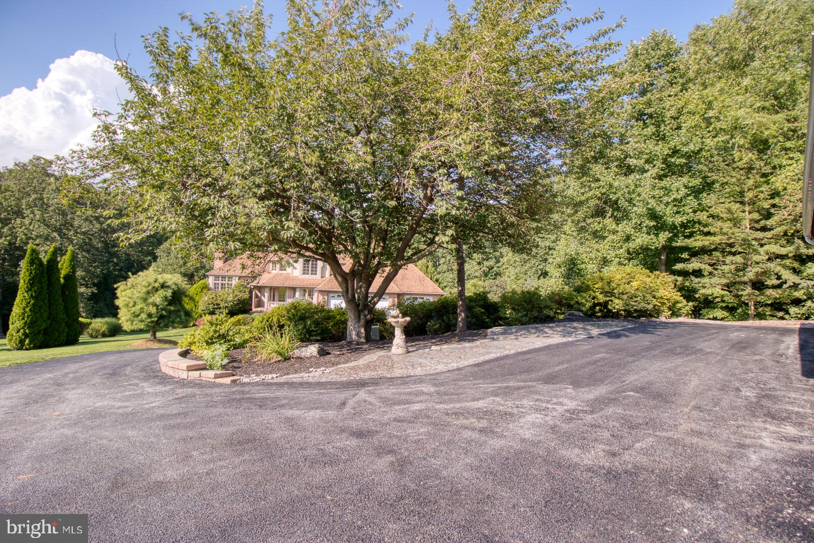 14016 Harrisville Road Mount Airy, MD 21771 - Photo 26 of 69 Drive and parking areas
