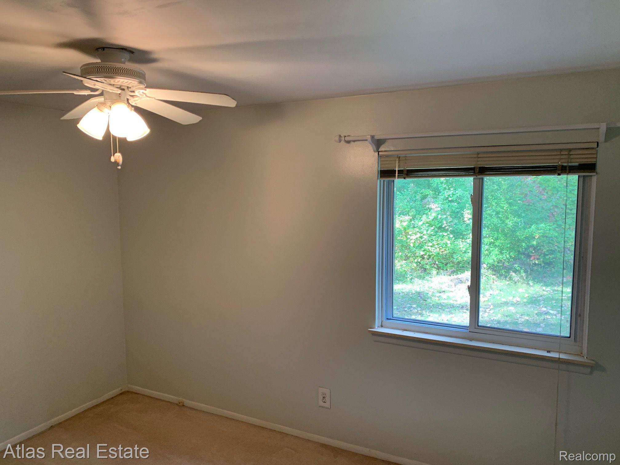 1241 Delta Road Walled Lake, MI 48390 - Photo 12 of 15 Gallery Image 12