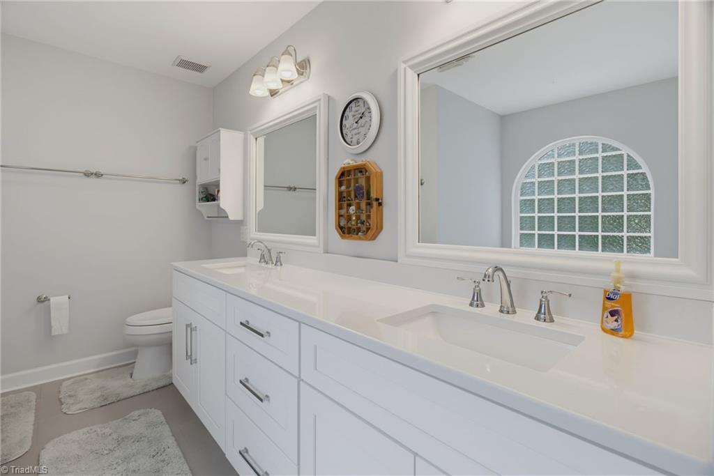 237 Rockford Road Kernersville, NC 27284 - Photo 24 of 42 Primary Bath