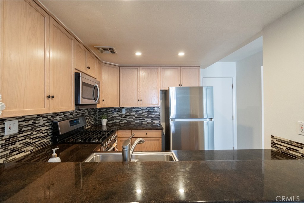 1878 Stow Street Simi Valley, CA 93063 - Photo 4 of 27
