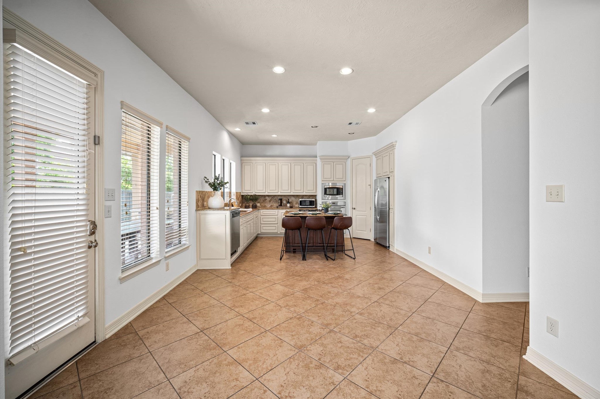 241 West Tupelo Green Circle Spring, TX 77389 - Photo 10 of 50