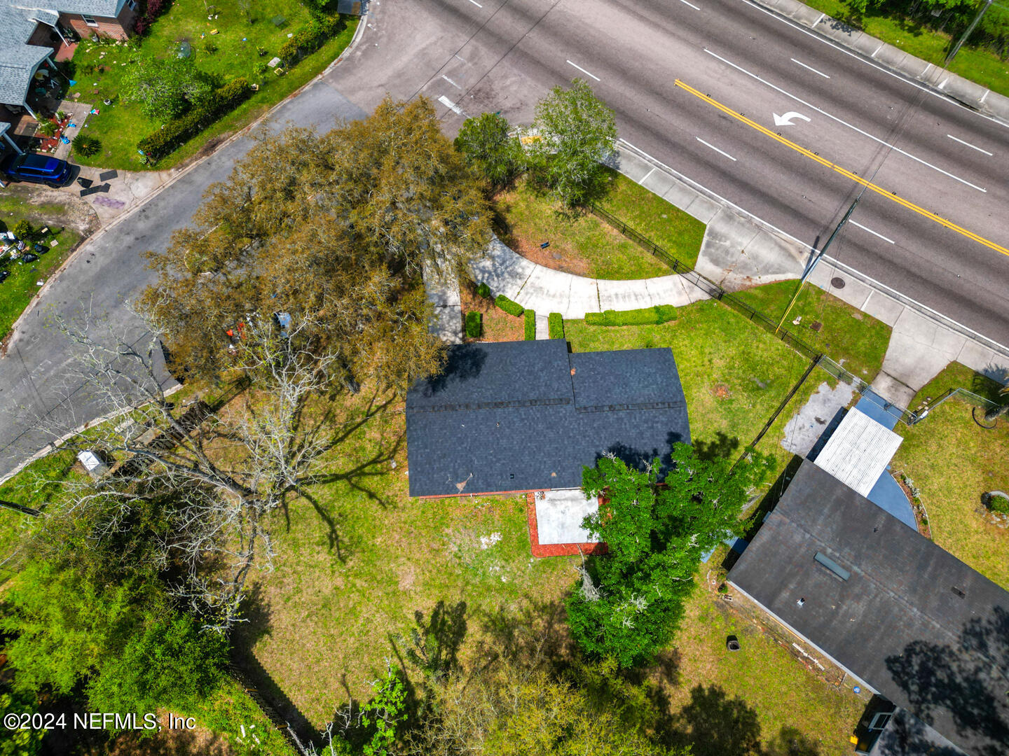 5142 Moncrief Road Jacksonville, FL 32209 - Photo 27 of 27 an aerial view of a house with a yard