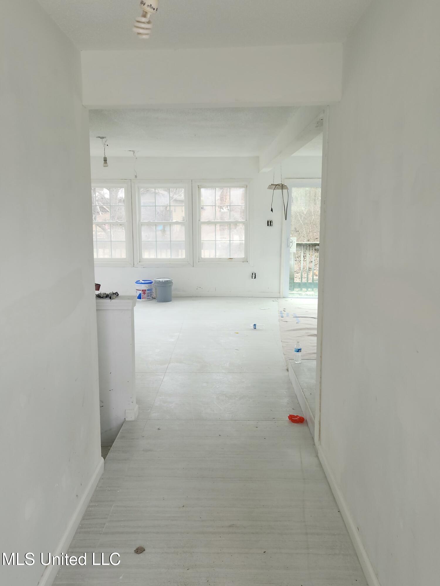 3222 High Road Hernando, MS 38632 - Photo 12 of 25 View upon entering home