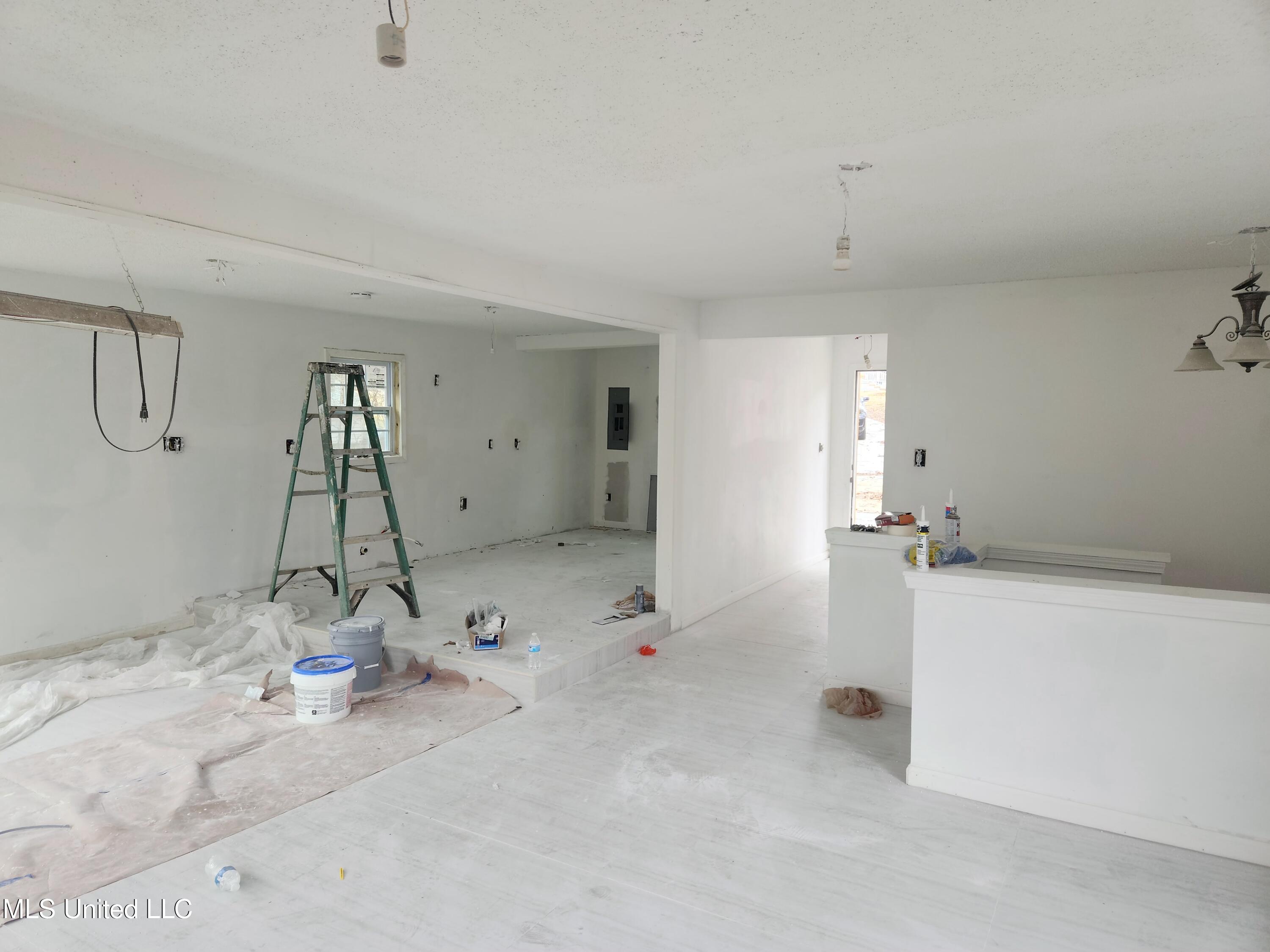 3222 High Road Hernando, MS 38632 - Photo 16 of 25 View toward Kitchen