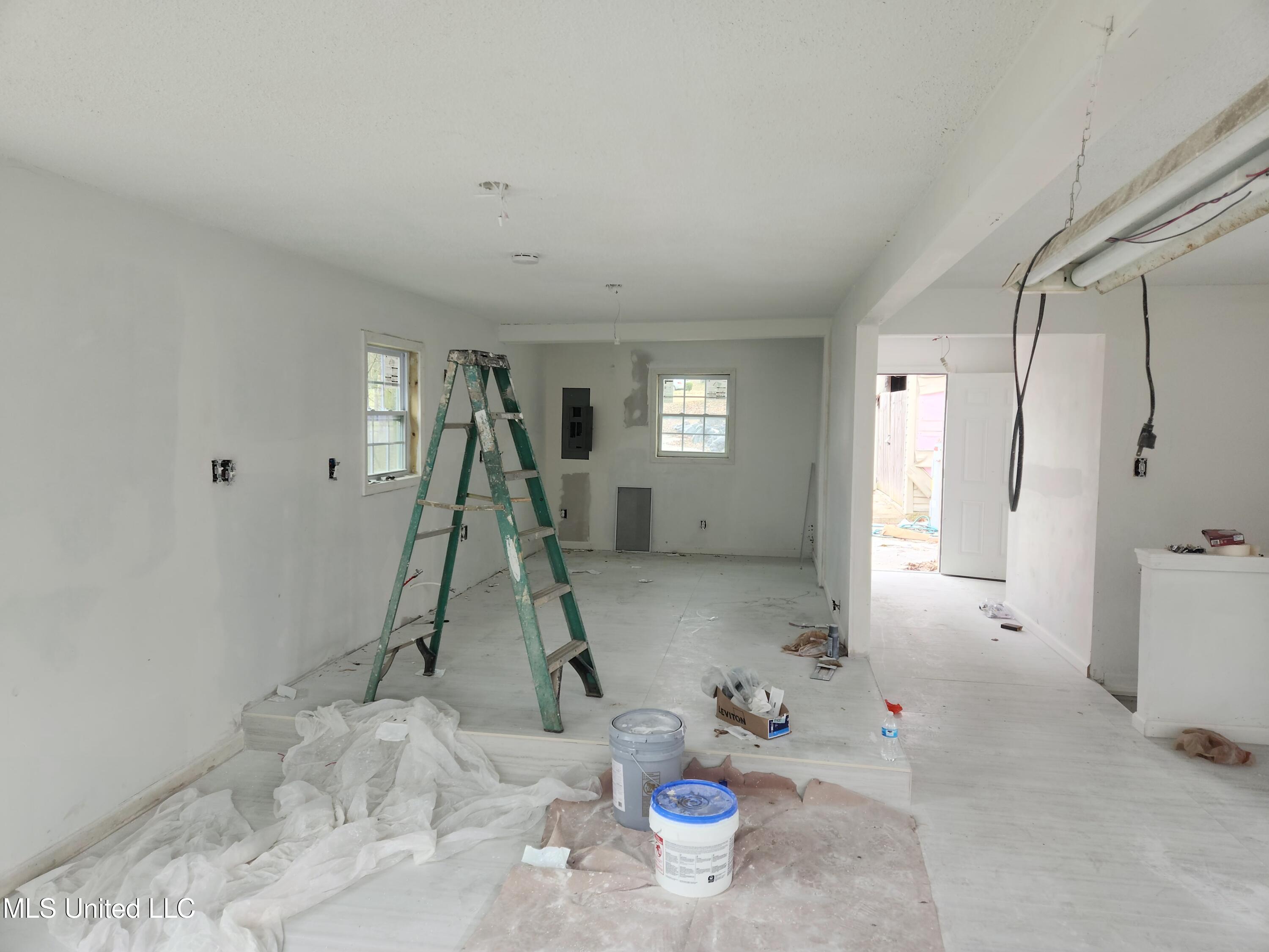 3222 High Road Hernando, MS 38632 - Photo 18 of 25 Dining Area looking toward Kitchen
