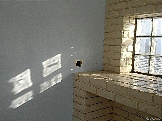26100 Burg Road Warren, MI 48089 - Photo 5 of 7 IMG254.jpg