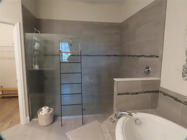 a bathroom with a tub