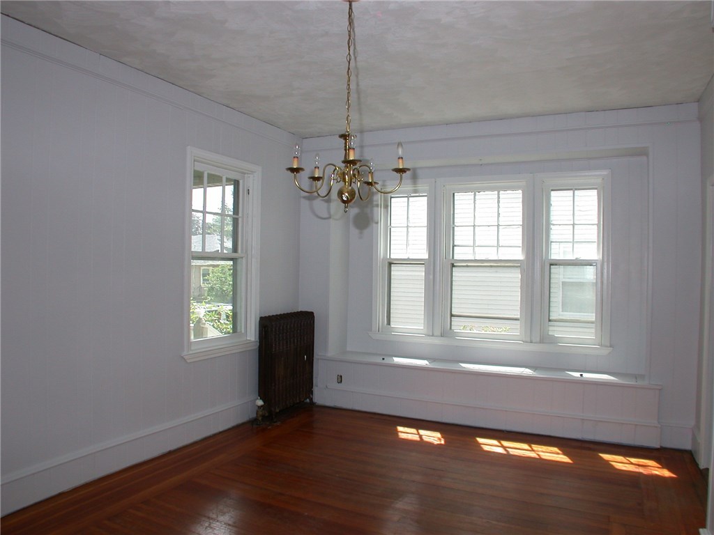 159 Rutherglen Avenue Providence, RI 02907 - Photo 17 of 39 Dining room