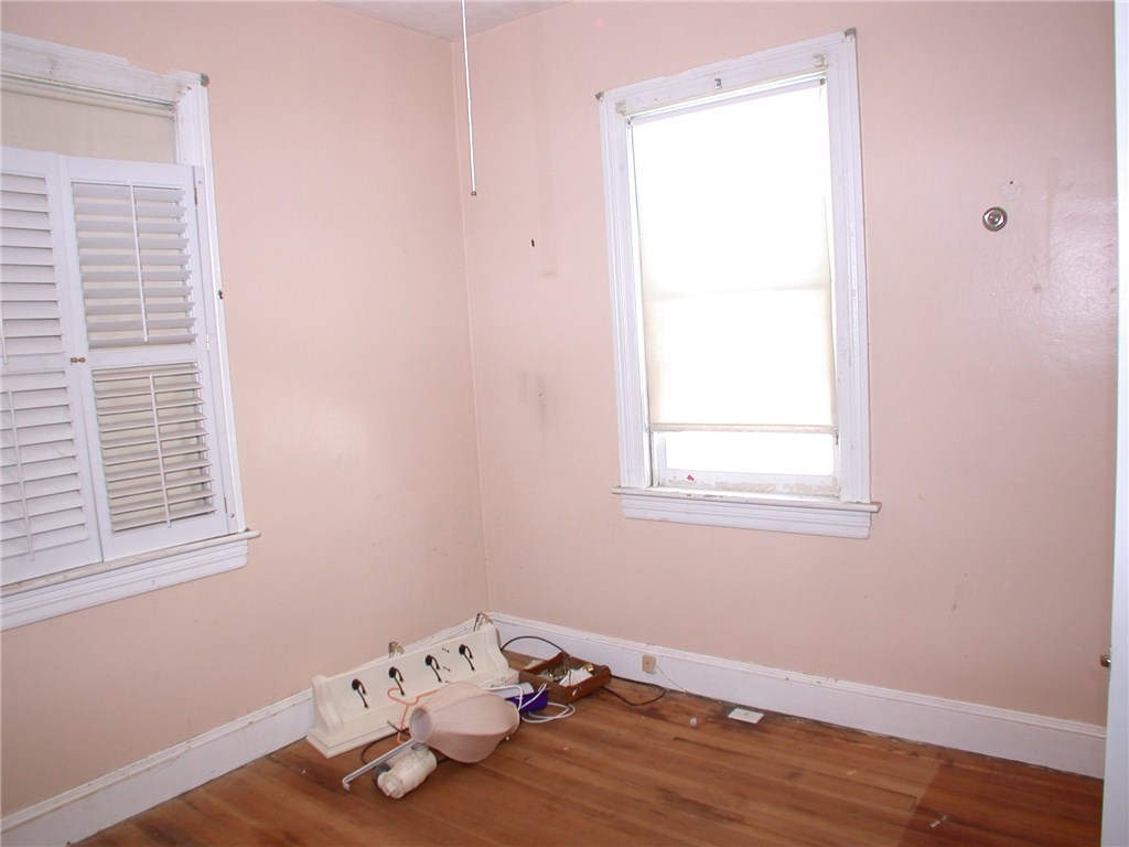 159 Rutherglen Avenue Providence, RI 02907 - Photo 23 of 39 1st floor bedroom