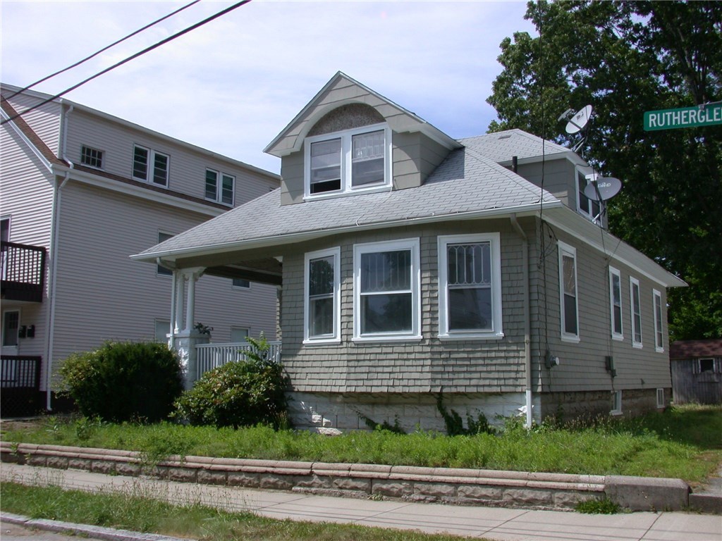 159 Rutherglen Avenue Providence, RI 02907 - Photo 4 of 39 Front and right side