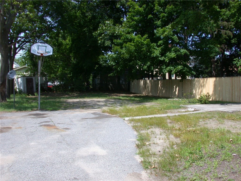 159 Rutherglen Avenue Providence, RI 02907 - Photo 6 of 39 Yard