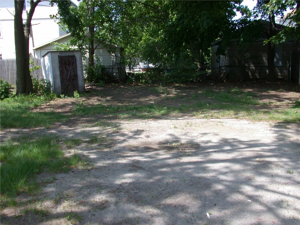 159 Rutherglen Avenue Providence, RI 02907 - Photo 8 of 39 Yard
