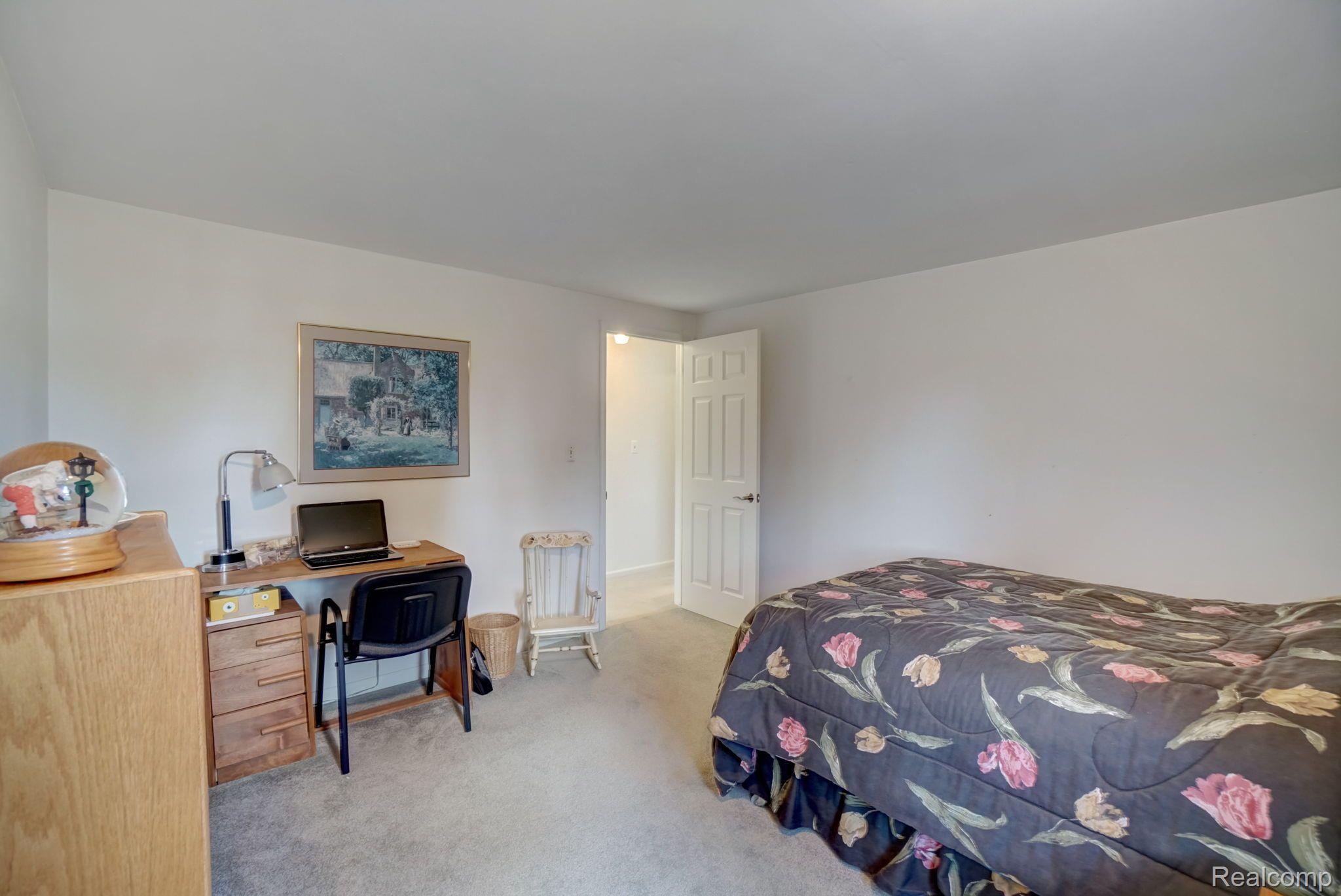 4530 Rohr Road Clarkston, MI 48348 - Photo 25 of 48 Second bedroom