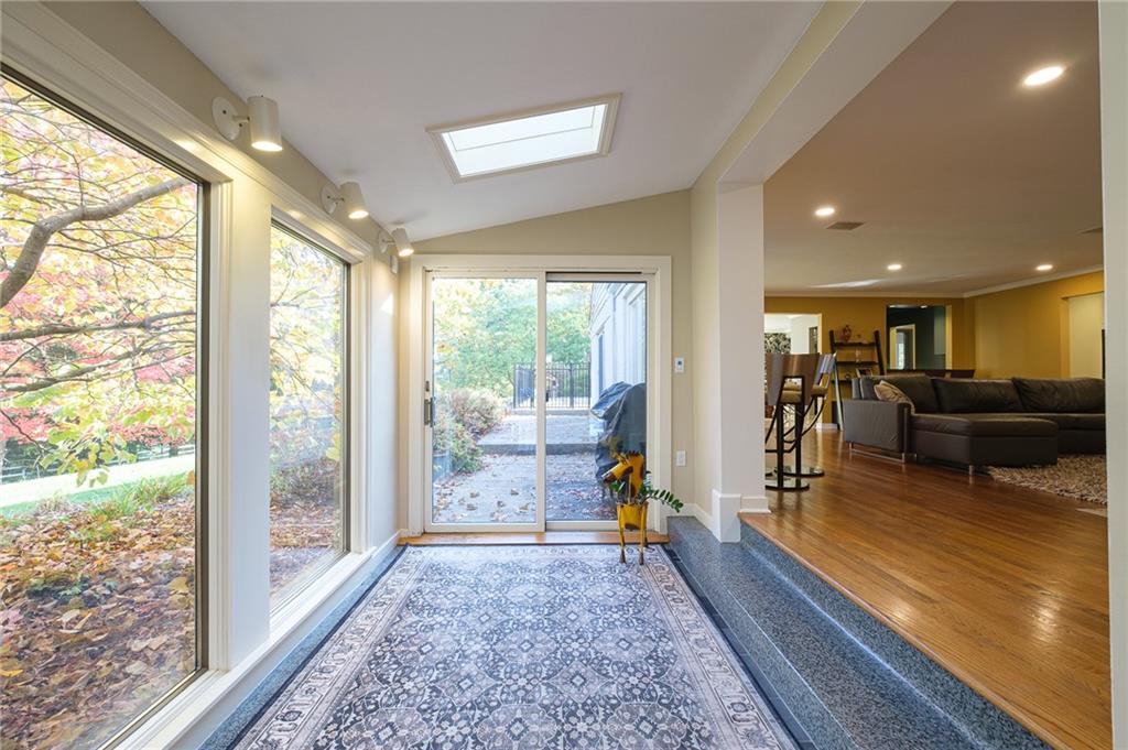 204 Buckingham Road Pittsburgh, PA 15215 - Photo 4 of 25 Gallery Image 4