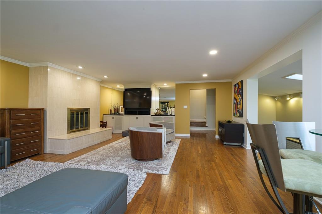 204 Buckingham Road Pittsburgh, PA 15215 - Photo 5 of 25 Gallery Image 5