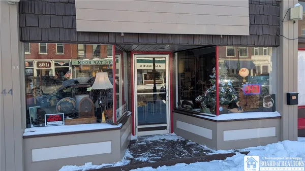 $975 | 44 East Main Street, Westfield, NY 14787