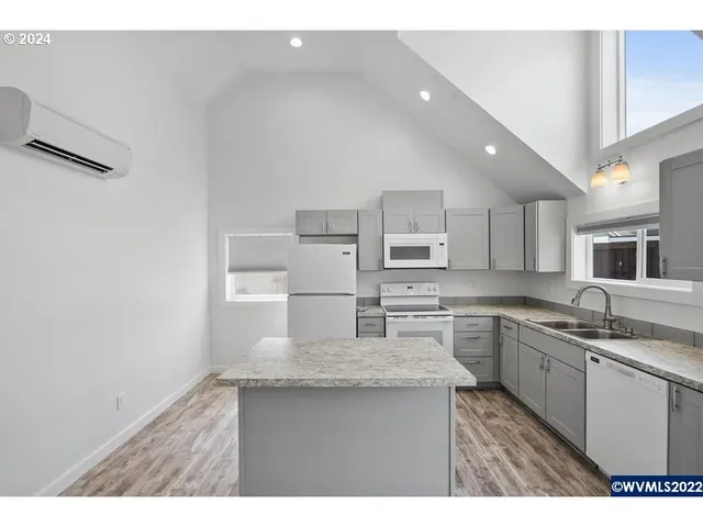 $649,900 | 1117 6th Street Northwest, Salem, OR 97304