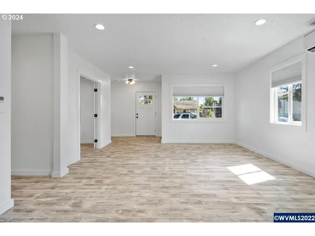 $649,900 | 1117 6th Street Northwest, Salem, OR 97304