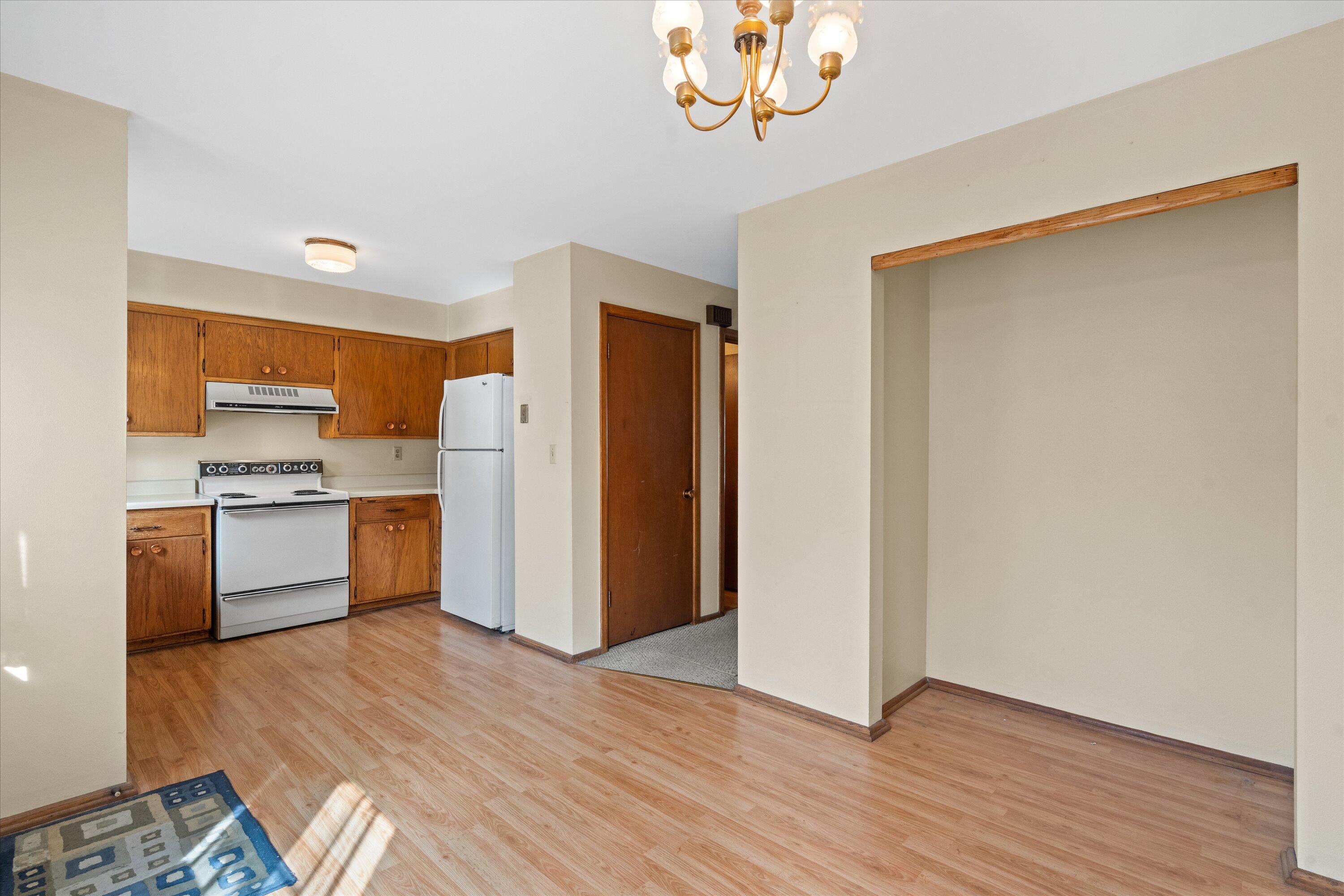 9903 Beloit Road, Unit F10 Milwaukee, WI 53227 - Photo 10 of 30 10-Kitchen