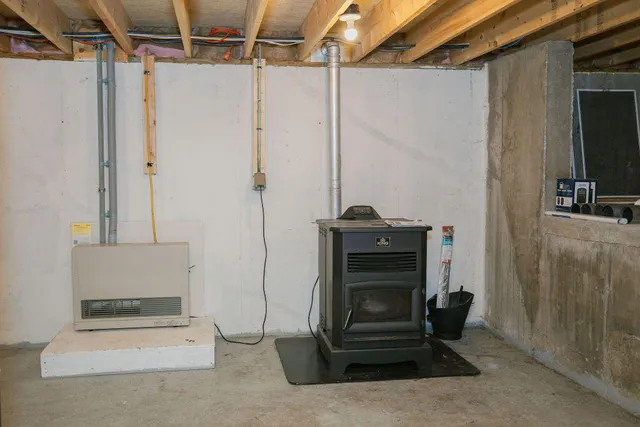 $325,000 | 143 Voter Hill Road, Farmington, ME 04938