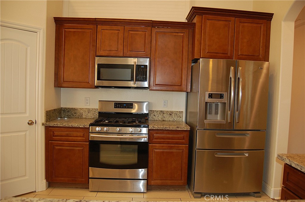 12999 Algonquin Road Apple Valley, CA 92308 - Photo 10 of 56